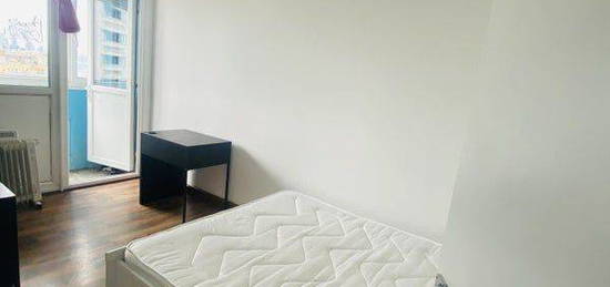 Room to rent in Wellington Way, London E3