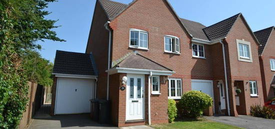 3 bed semi-detached house to rent