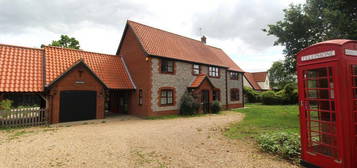 5 bedroom detached house