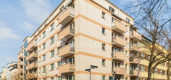 Vermietete Einzimmerwohnung mit Balkon und Einbauküche in gepflegtem Haus