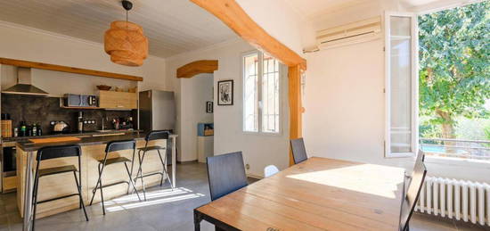 Maison de ville 4 pièces de 110m²  avec jardin et garage  secteur Beausoleil à Nîmes