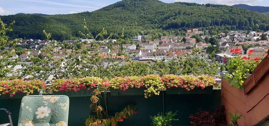 Schöne, gepflegte 3-Raum-Maisonette-Wohnung mit Balkon in Annweiler