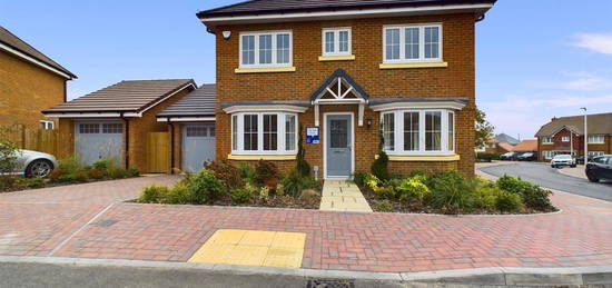 4 bed detached house for sale