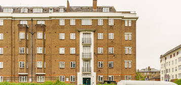 Flat to rent in Shoot Up Hill, London NW2