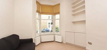 Flat to rent in Nevill Road, Stoke Newington, London N16