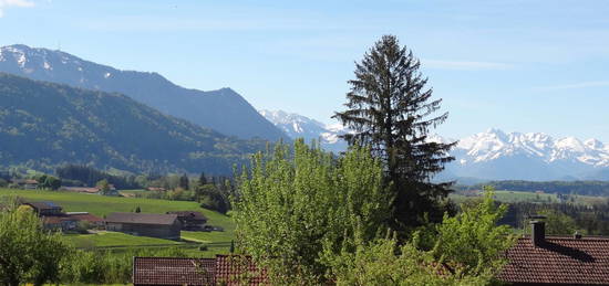 Sonnige, ruhige 3 Zimmerwohnung mit 74m², Süd-Balkon und Garten in traumhafter Lage in Waltenhofen (