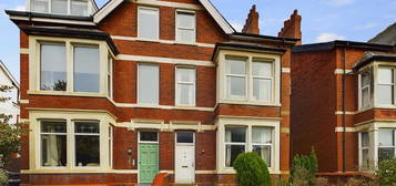 5 bedroom semi-detached house for sale