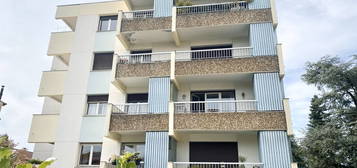 Appartement type 2 avec terrasse, garage et ascenseur - Romans-sur-Isère