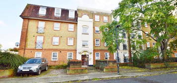 3 bedroom flat for sale