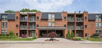 4179 Columbia Rd APT 206, North Olmsted, OH 44070