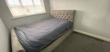 Room to rent in Elmfield View, Dudley DY1