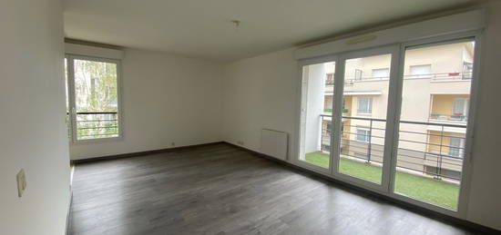 Appartement  à louer, 3 pièces, 2 chambres, 61 m²