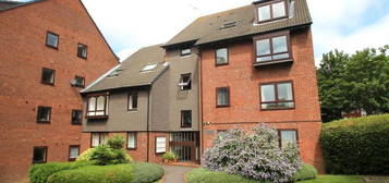 Flat to rent in Humphrey Middlemore Drive, Harborne B17