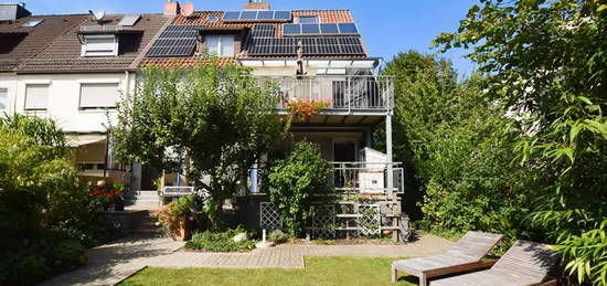 Renovierte 2,5-Zimmer-Wohnung mit Balkon und Gartennutzung!