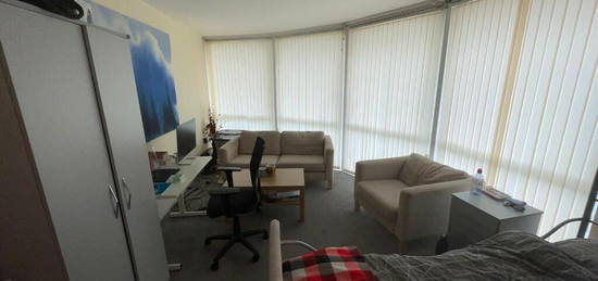 3 bedroom flat share