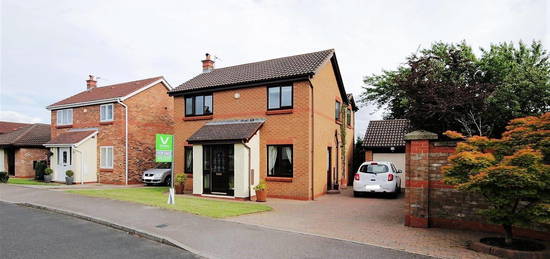 4 bed detached house for sale