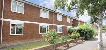 Flat to rent in Haylett Gardens, Anglesea Road, Kingston Upon Thames KT1