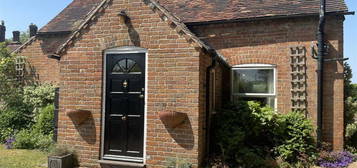 1 bedroom detached house