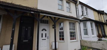 3 bed terraced house to rent