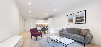 Flat to rent in John Cabot House, 6 Clipper Street, Royal Wharf, London E16