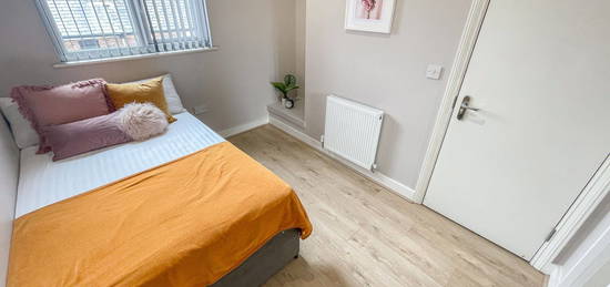 5 bed shared accommodation to rent