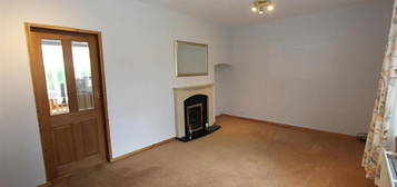 3 bedroom semi-detached house to rent