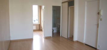 Location appartement 1 pièce 28 m²