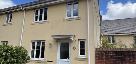 3 bed semi-detached house to rent