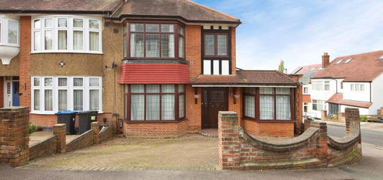 4 bed end terrace house for sale