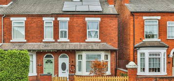 4 bed end terrace house for sale