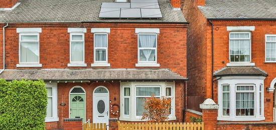 4 bed end terrace house for sale