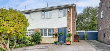 3 bedroom semi-detached house for sale