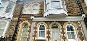 2 bed flat to rent