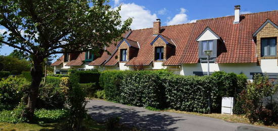 Votre Maison de charme avec terrasse, calme et intime,  au Centre équestre, à 1km env. du tennis avec la navette gratuite pour la plage