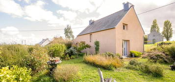 Maison Familiale avec Jardin Arboré à 3 min du Centre de Trégueux