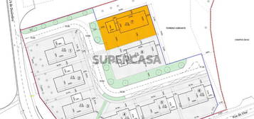 Moradia T3 nova individual térrea com jardim e excelentes áreas em Amares