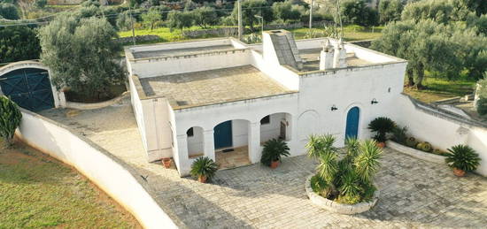 Rustico e casale in vendita in strada Comunale Colarusso