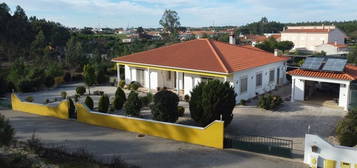 Casa / Villa T4 em Coimbrão de 320,00 m2