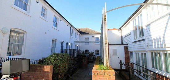 Flat to rent in Ivy Lane, Canterbury CT1