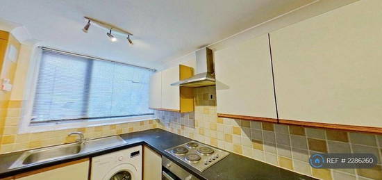 3 bedroom terraced house