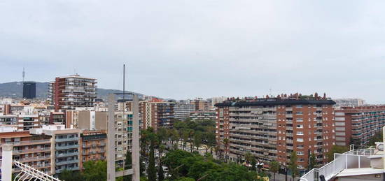 Ático de alquiler en Sants-Badal