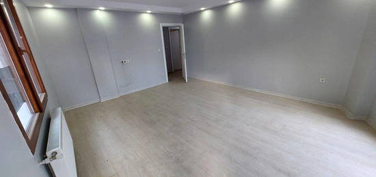 AVCILAR DENZKKLERDE  3 + 1  120 m2  5 YILLIK  SATILIK DARE