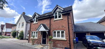 4 bed detached house to rent