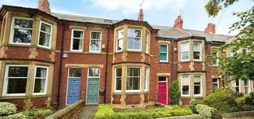 5 bedroom terraced house for sale