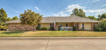 200 E  Grand Teton Ct, Yukon, OK 73099