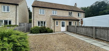 3 bedroom semi-detached house