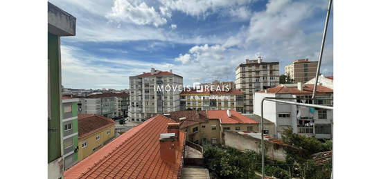 Apartamento T2 em Agualva