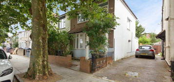 3 bed semi-detached house to rent