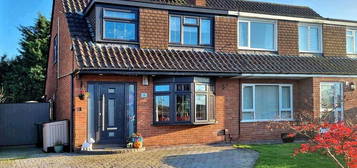 3 bedroom semi-detached house for sale