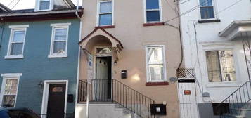 29 N Warren St, Easton, PA 18042